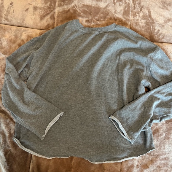 Natural Life Gray Crew Neck - Picture 3 of 3